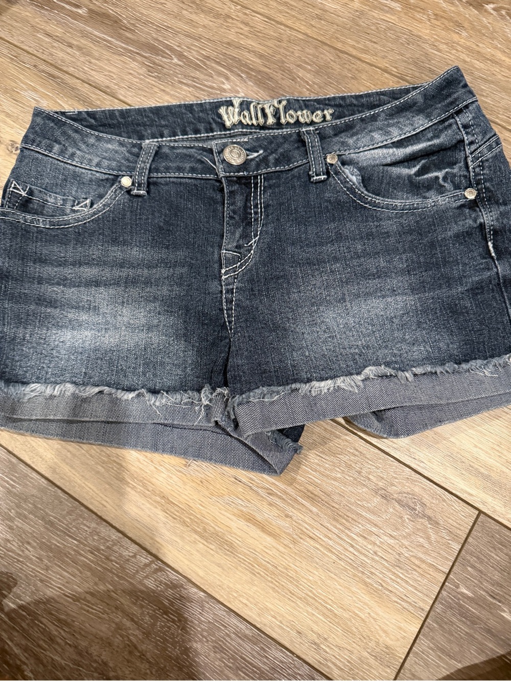 Wallflower Dark Blue Frayed Hem Denim Shorts. Size 9. A-5